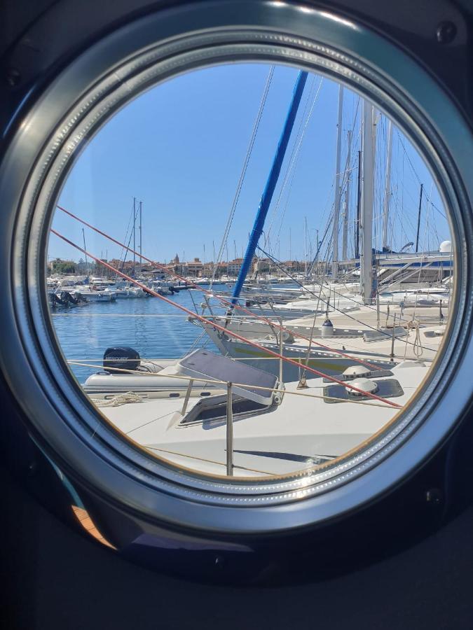 מלון אלגהרו Houseboat Seabreeze מראה חיצוני תמונה